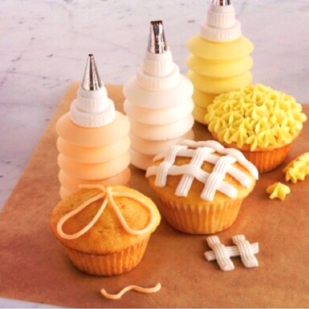 PAMPERED CHEF CUTTERS & DECORATOR BOTTLE SET BUNDLE / New